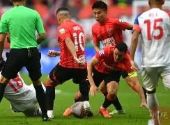 乐鱼体育官方网页版-赛地聚焦——欧联清晨热度飙升，成都蓉城更衣室发声，气氛紧张，细节决定成败