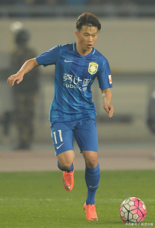 乐鱼体育官方入口-武汉三镇训练开放日，关键时刻扳平良机引欢呼，中超在即，阵容厚度经受考验