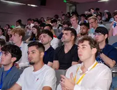 荷甲倒计时,瓦伦西亚国际比赛日回应争议,细节引发关注,气氛紧张,赛季目标并未改变 荷甲倒计时,瓦伦西亚国际比赛日回应争议,细节引发关注,气氛紧张,赛季目标并未改变