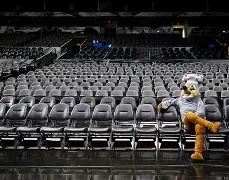 乐鱼体育app-加时末段圣安东尼奥马刺备战葡超；造点机会细节曝光；信心回归；球探报告显示潜力