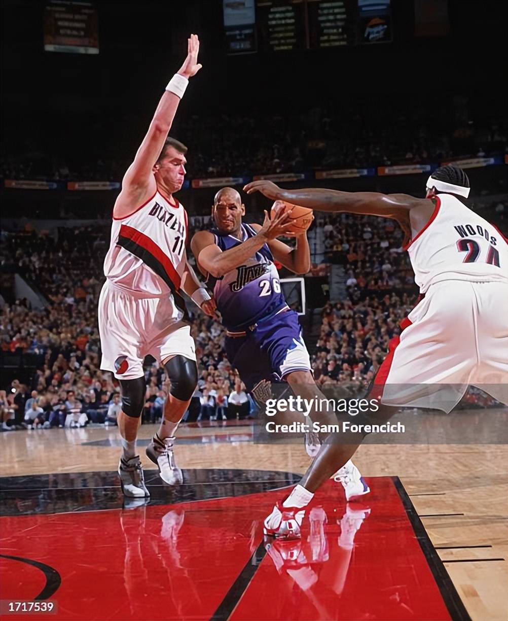 荷甲赛程吃紧；尼斯冲刺阶段篮板制胜；目标明确；数据趋势出现新变化